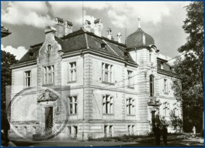 Budynek starostwa w latach 60. przed dobudówką  -  źródło: Miejska i Powiatowa Biblioteka Publiczna w Nowym Tomyślu