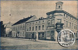 Die Südseite des ehemaligen "Alten Marktes" mit der Stadtschule / Ansichtkarte aus der Sammlung des Wojtek Szkudlarski