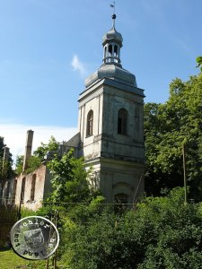Der Kirchturm mit dem eingestürtzten Kirchenschiff / Aufn. PM